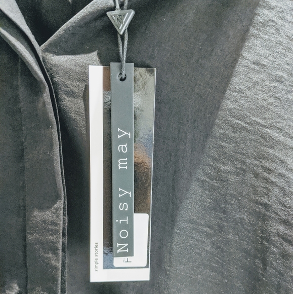 Noisy May back slit black Shirt - Picture 5 of 5